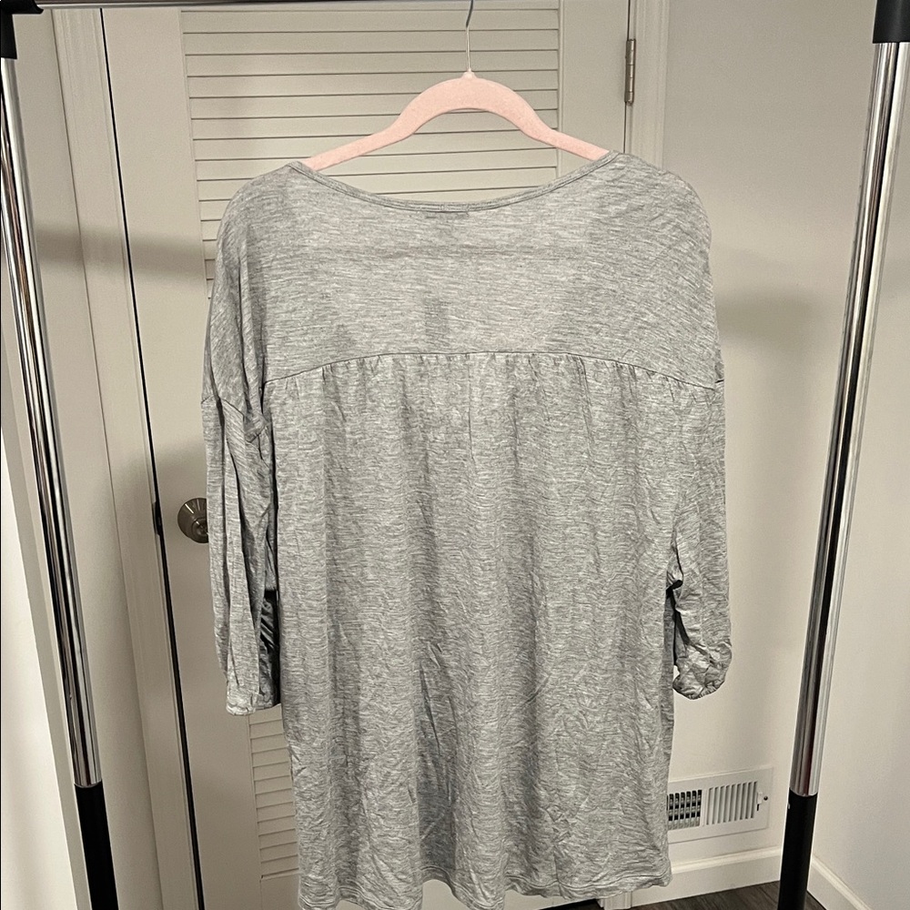 Old Navy Light Gray Women's Tunic Top - Picture 5 of 5